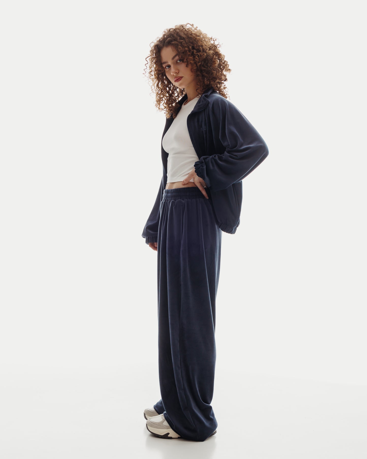 VELOUR JOGGERS in Deep Blue