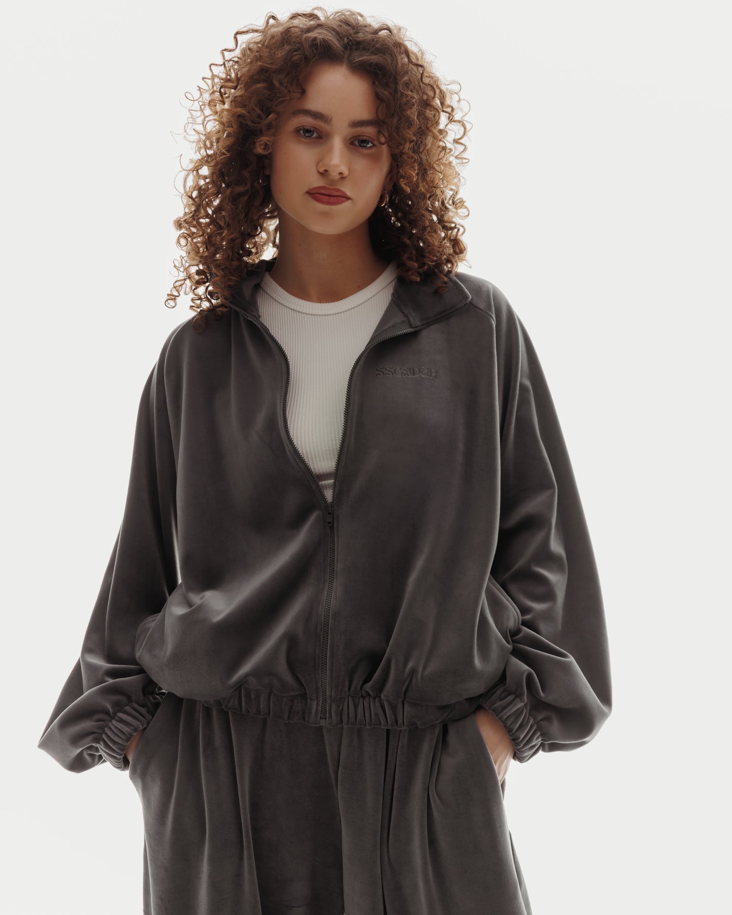 VELOUR ZIPPER in Shark Gray