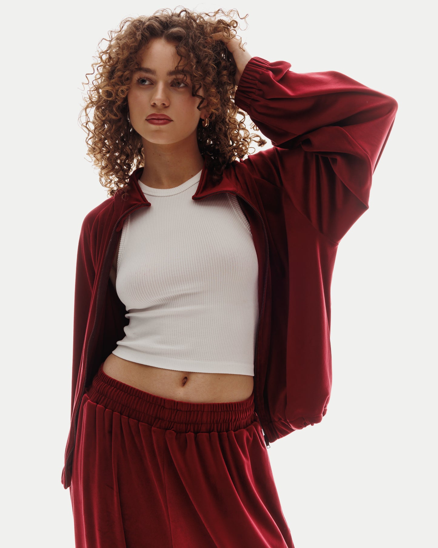 VELOUR ZIPPER in Cherry Red