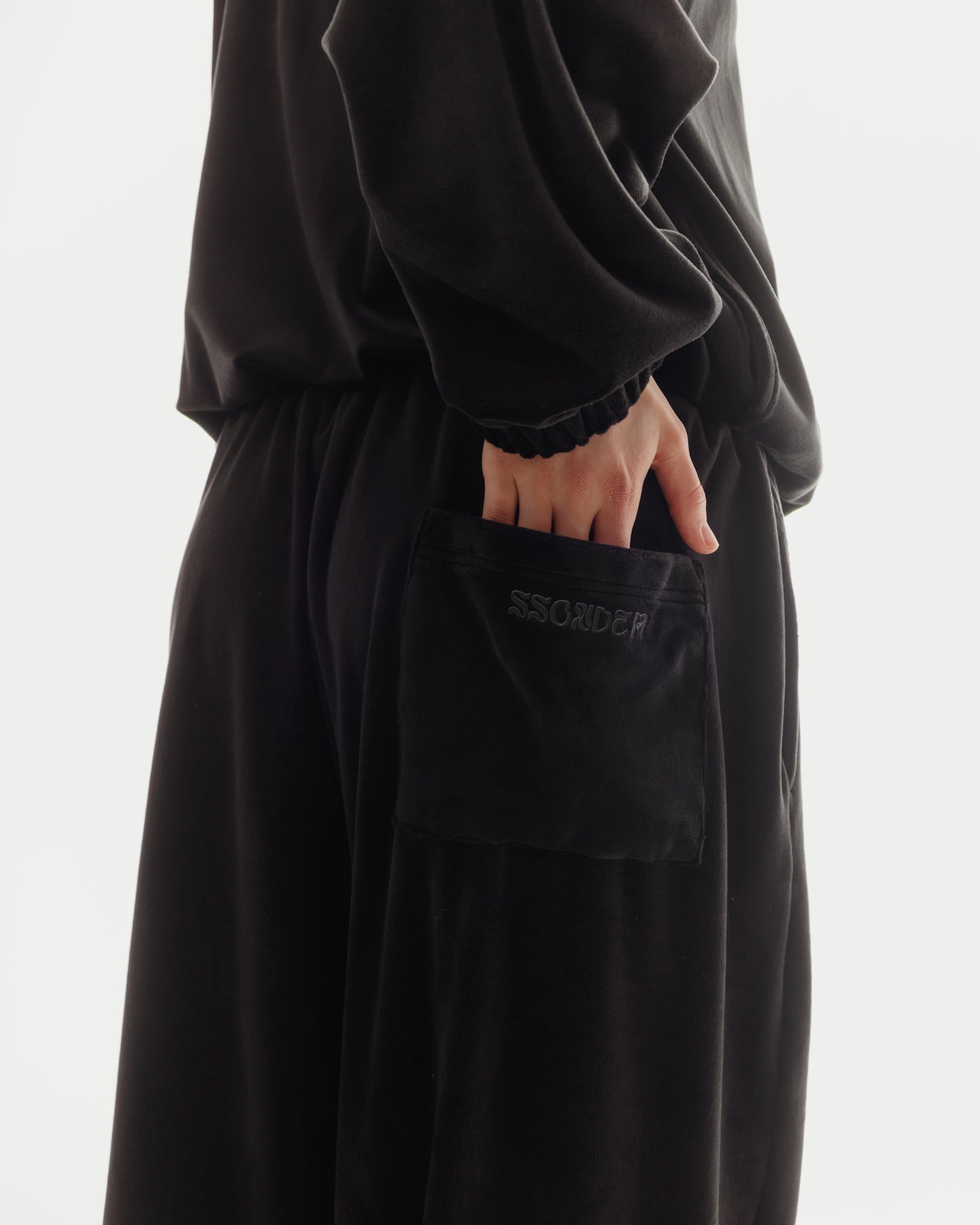 VELOUR SET in Ink Black