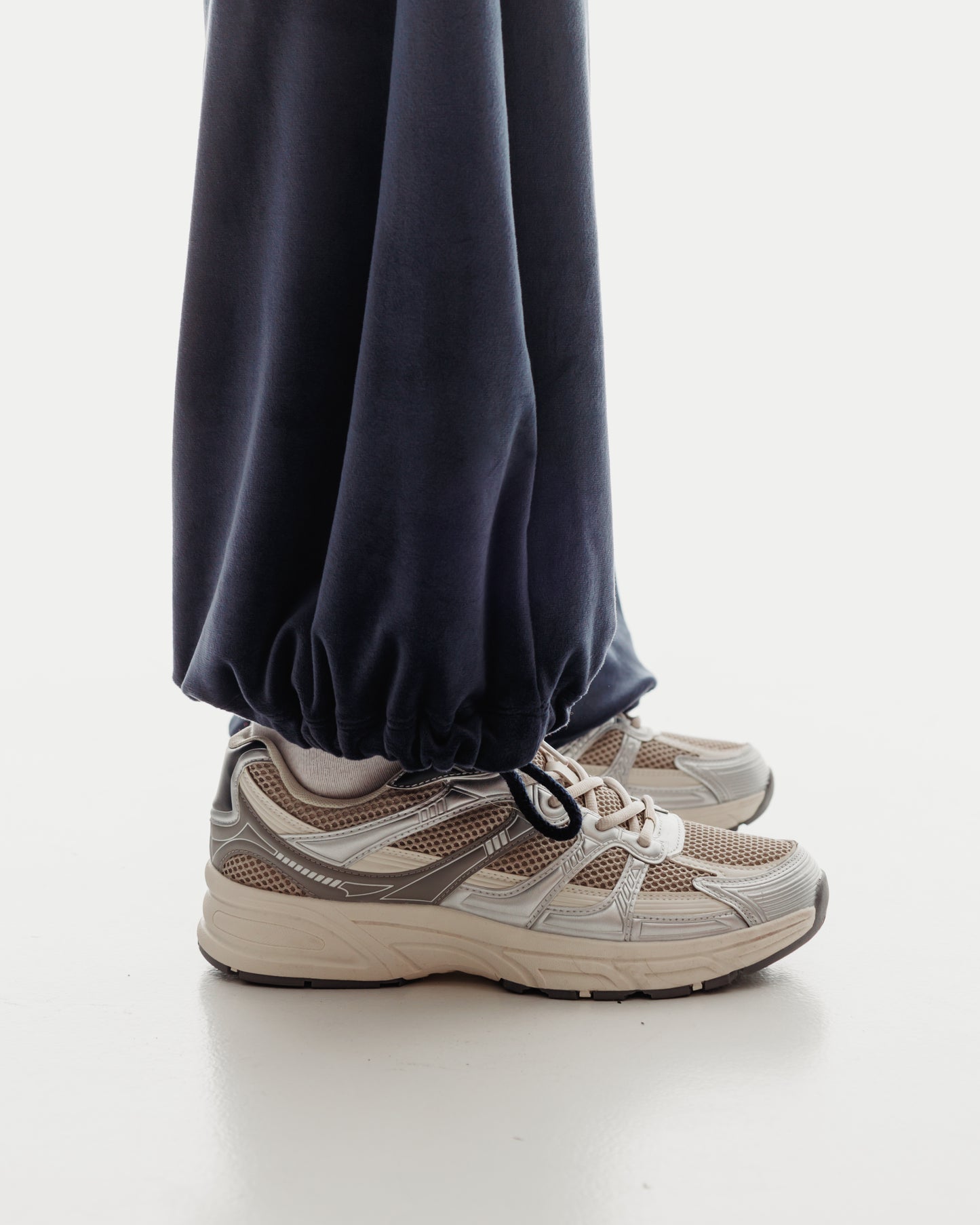 VELOUR JOGGERS in Deep Blue