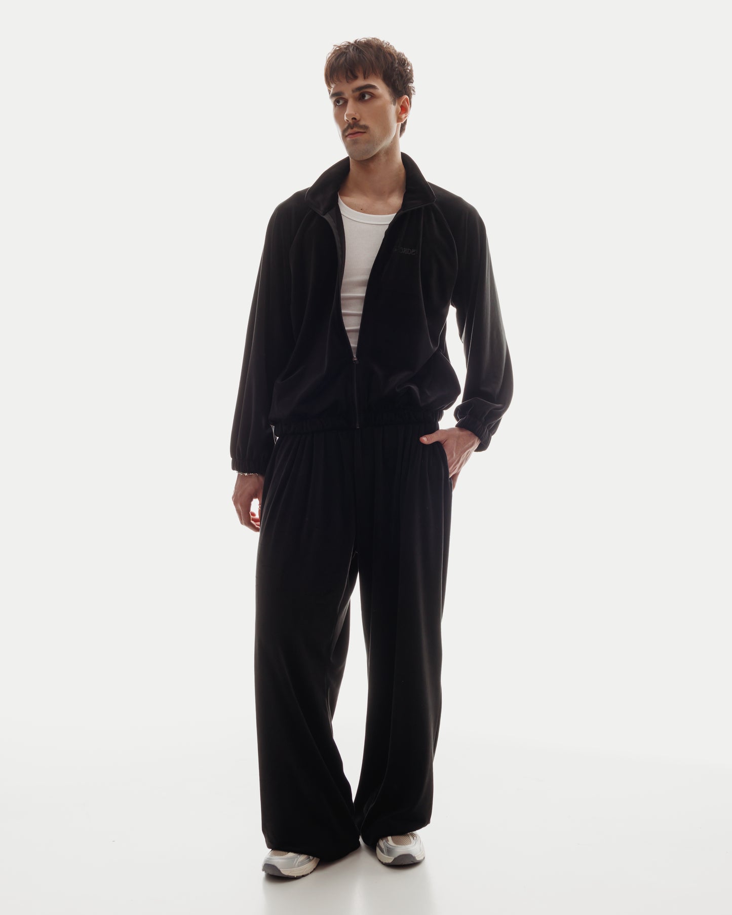 VELOUR JOGGERS in Ink Black