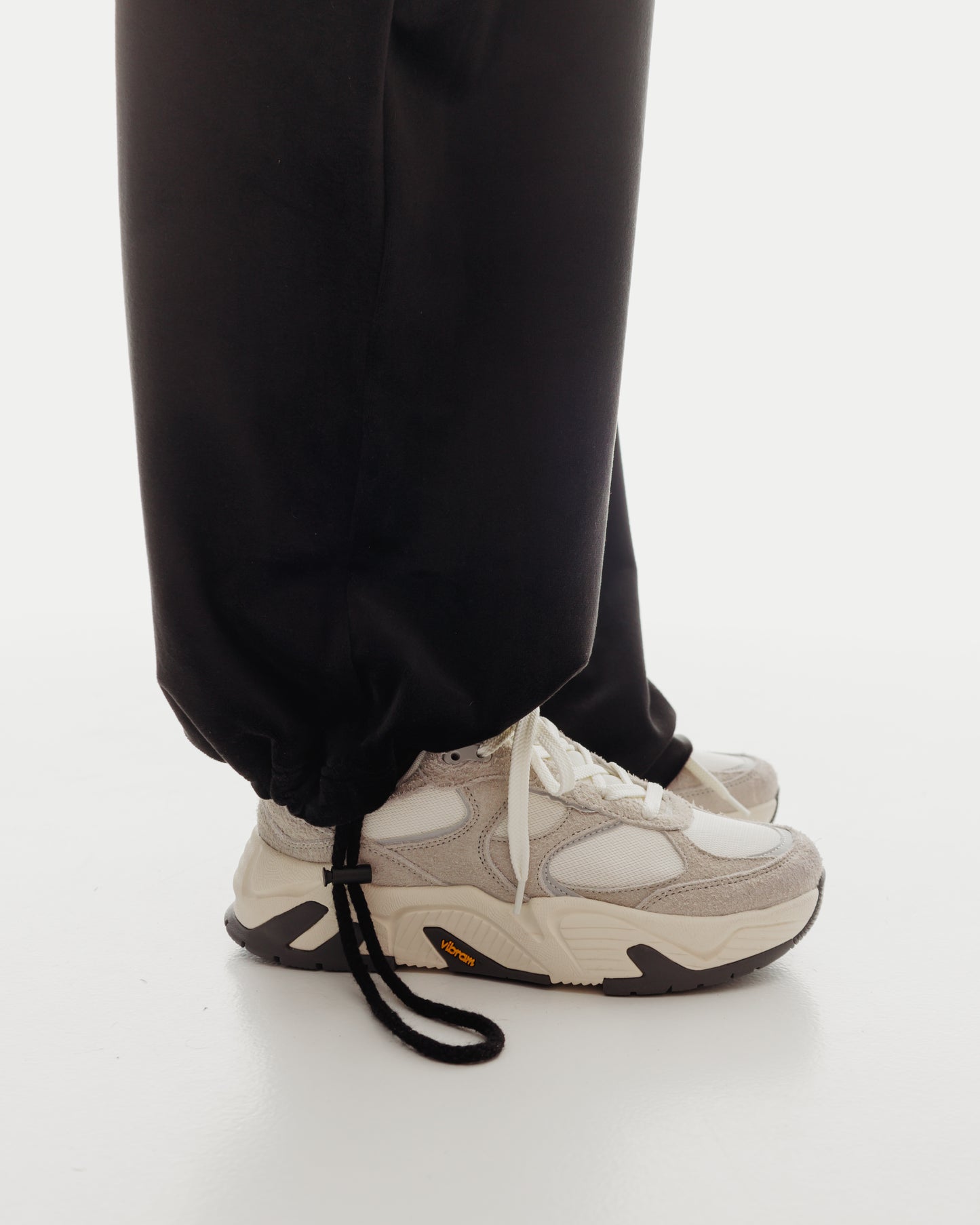 VELOUR JOGGERS in Ink Black
