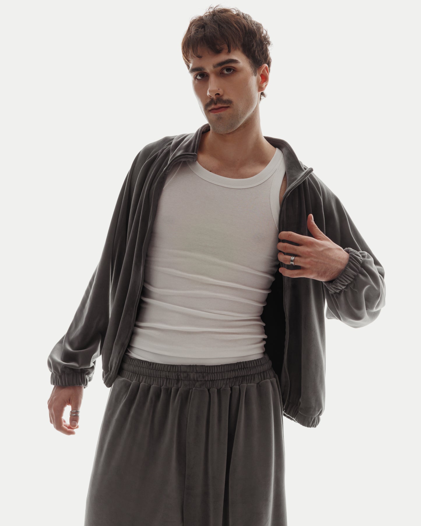 VELOUR ZIPPER in Shark Gray